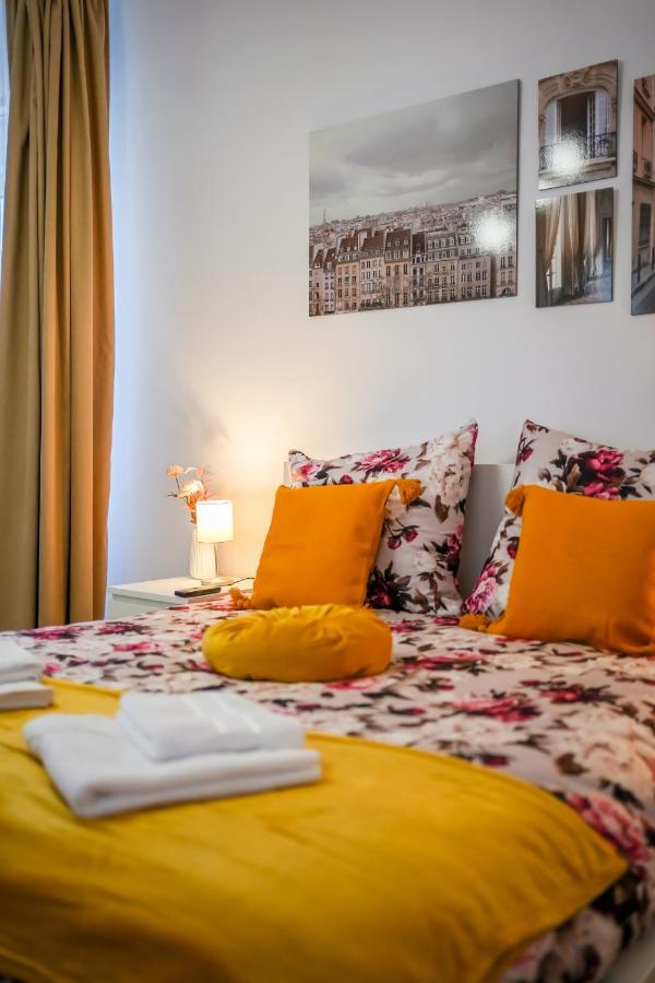Ultracentral Golden Gatehouse 3 Bdrm Bukurešť Exteriér fotografie