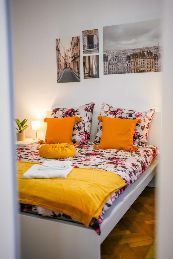 Ultracentral Golden Gatehouse 3 Bdrm Bukurešť Exteriér fotografie