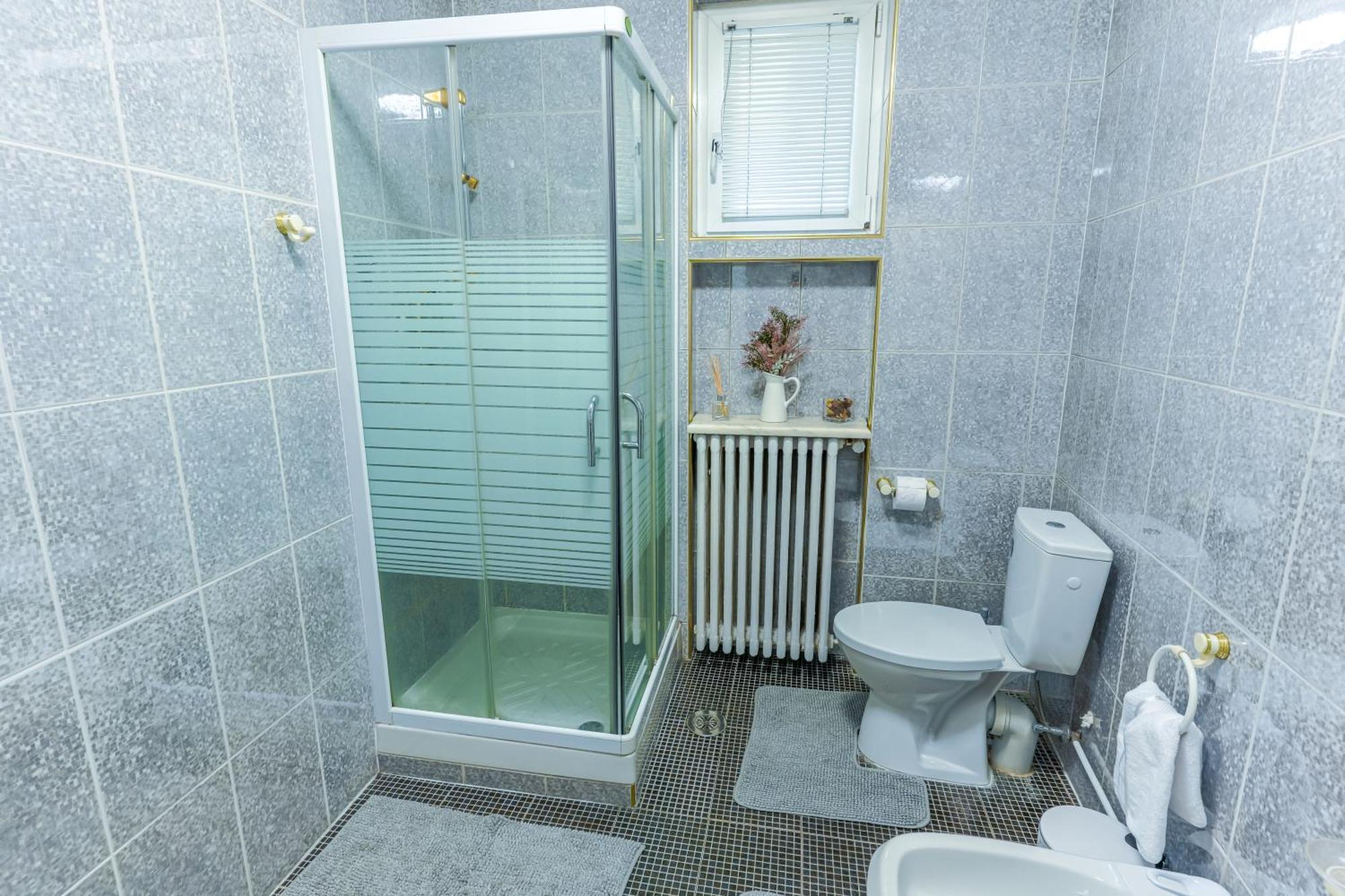 Ultracentral Golden Gatehouse 3 Bdrm Bukurešť Exteriér fotografie