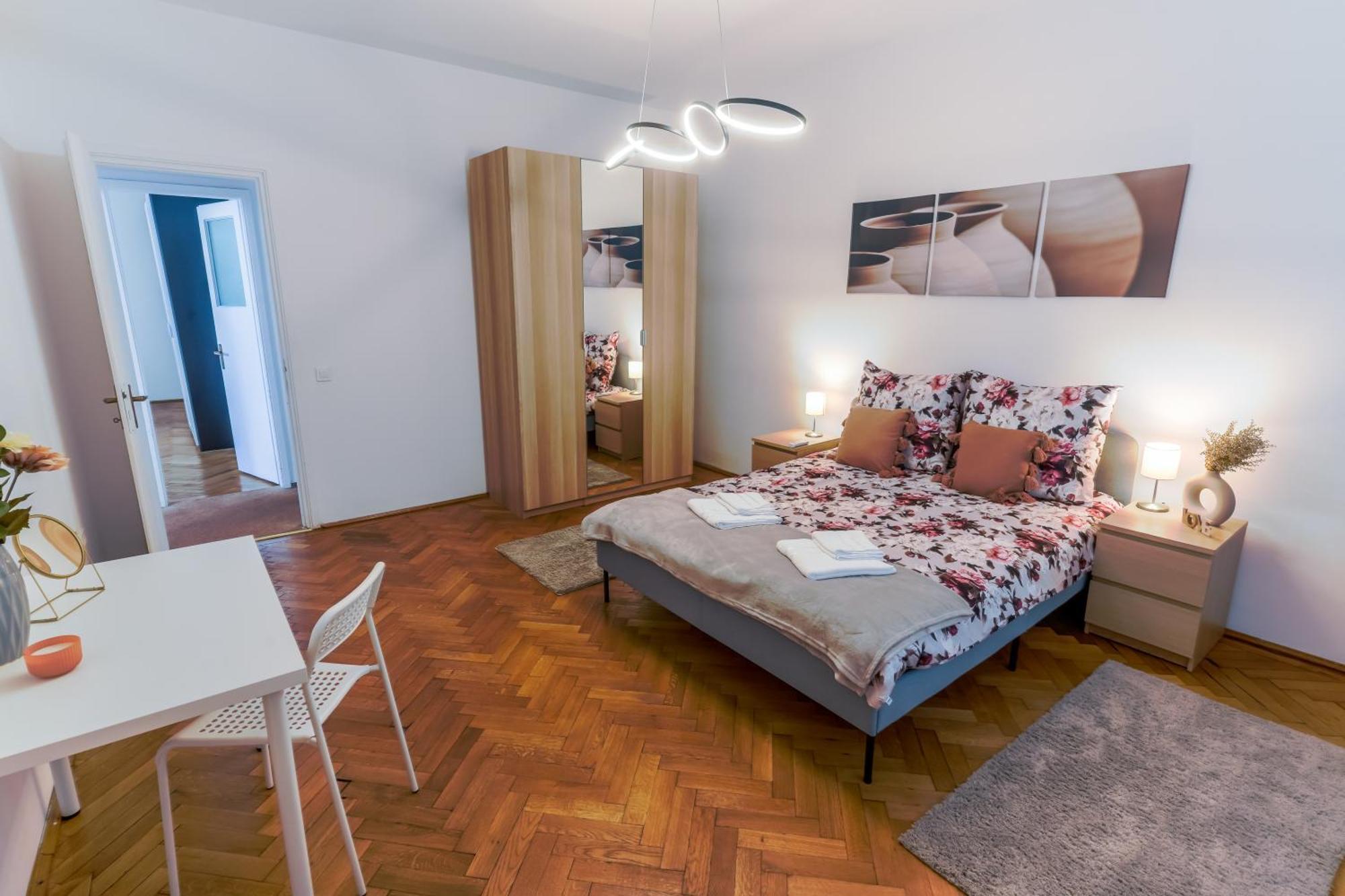 Ultracentral Golden Gatehouse 3 Bdrm Bukurešť Exteriér fotografie