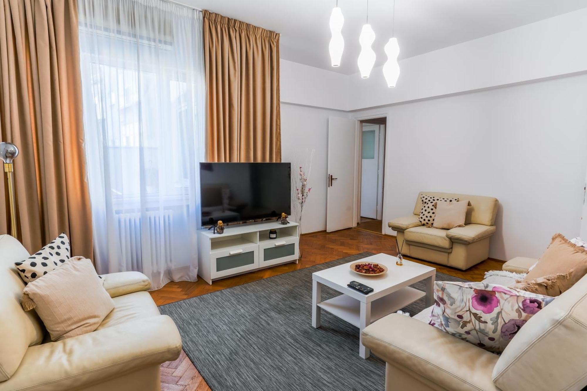 Ultracentral Golden Gatehouse 3 Bdrm Bukurešť Exteriér fotografie